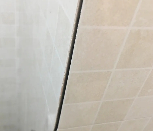 蒸湘瓷砖空鼓维修公司分享阳台瓷砖脱落的修复过程可以分为以下几个步骤